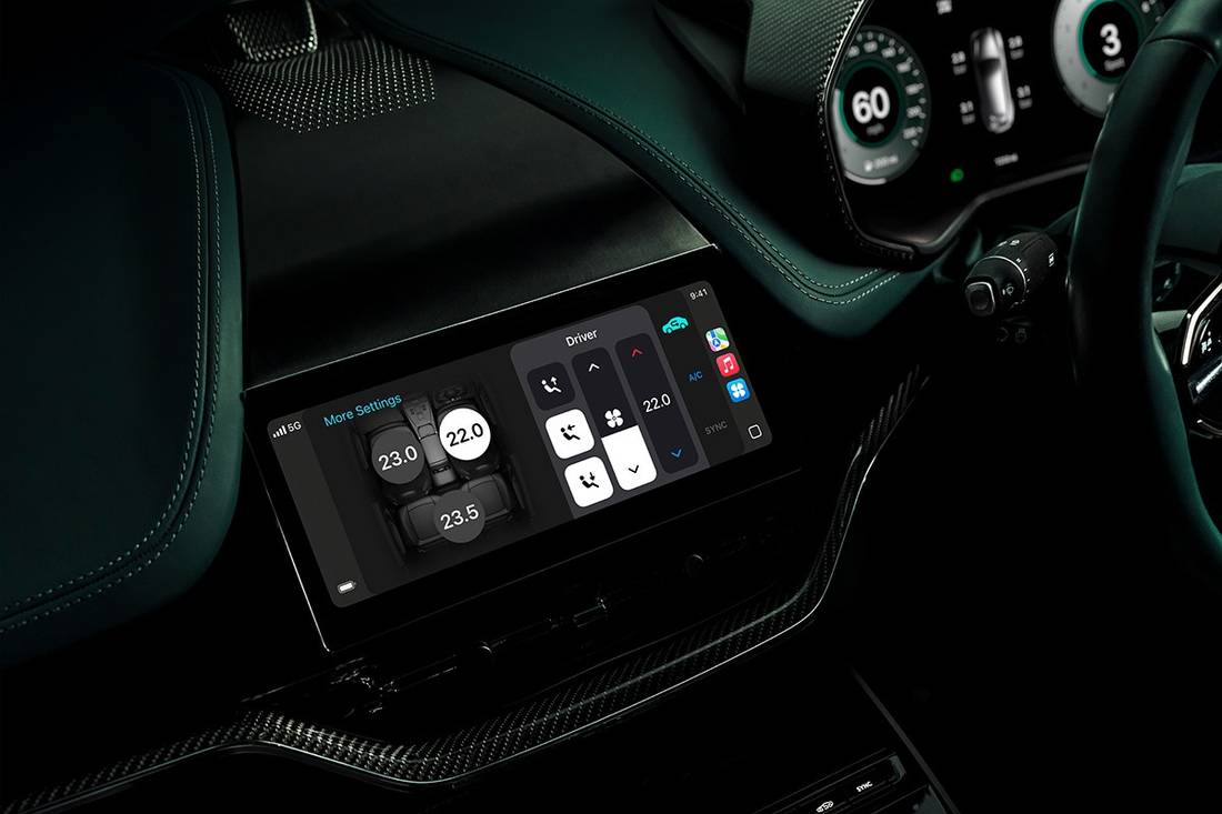 BEBE20250522  Apple CarPlay header