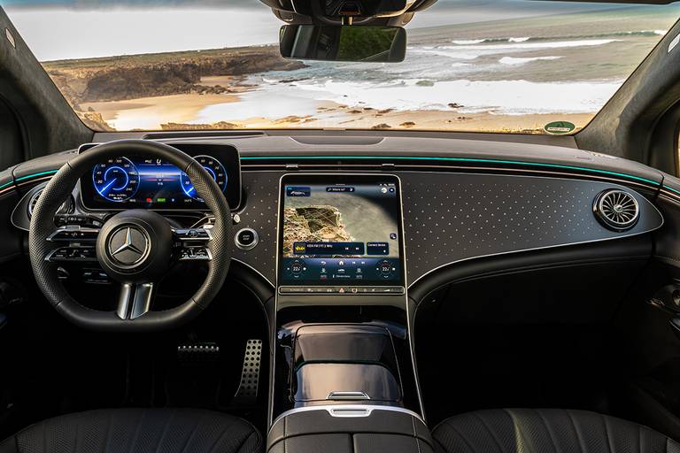 Mercedes EQE SUV (2023) interior