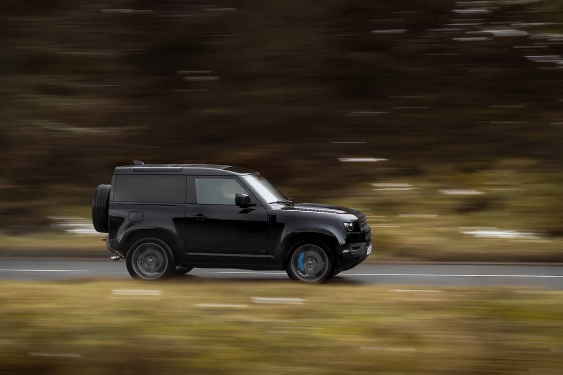 Land Rover Defender 90 V8 : Opération Tonnerre