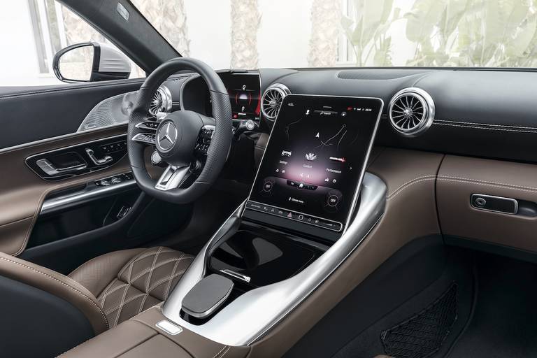 AS24 Mercedes-AMG SL 2021 interieur