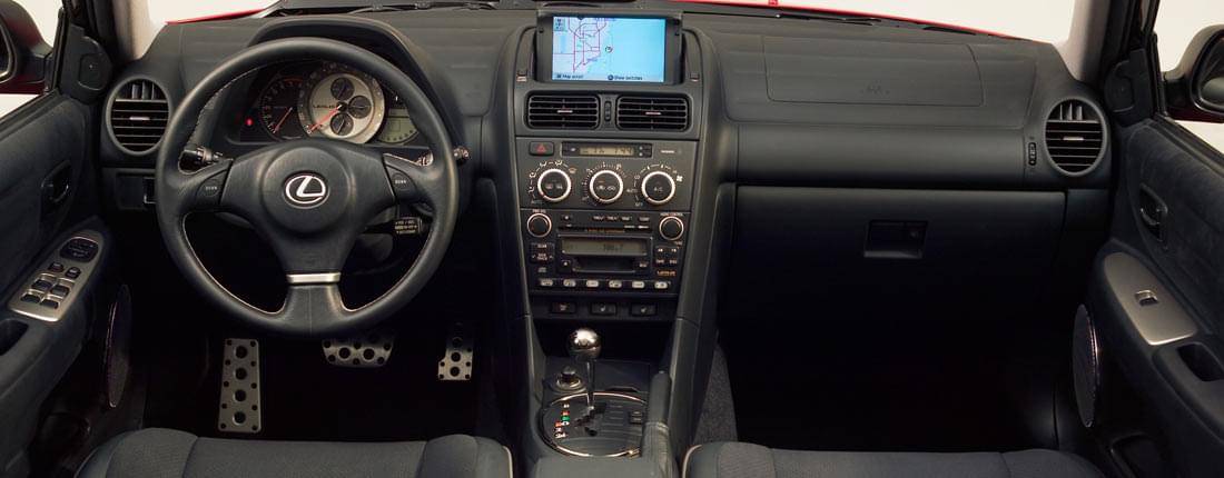 lexus-is-300-l-04