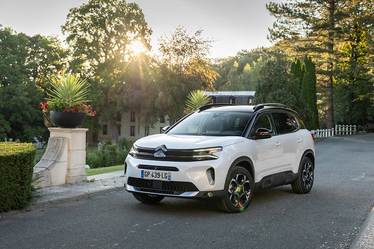 Citroën C5 Aircross (2023) static, front view