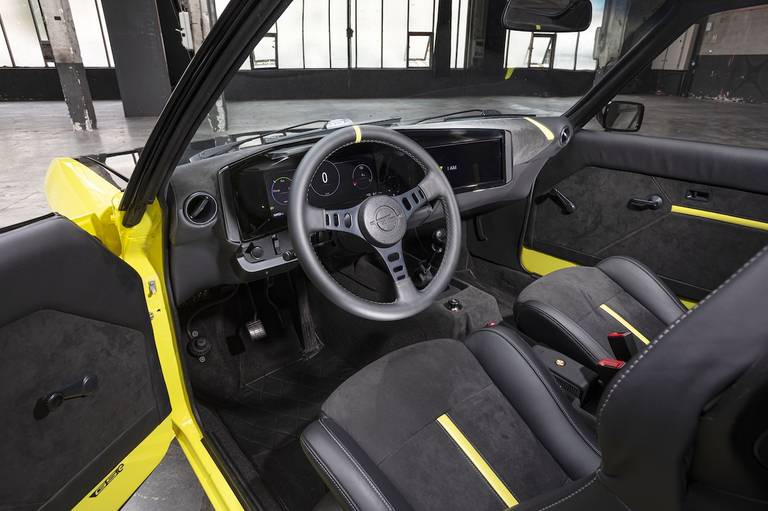 AS24 Opel Manta GSe ElektroMOD 2021 interieur