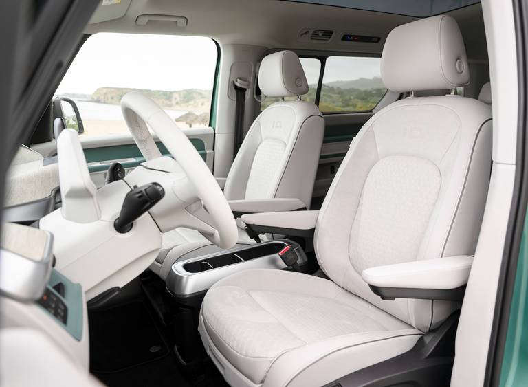 Volkswagen ID.Buzz LWB (2023) interior 1