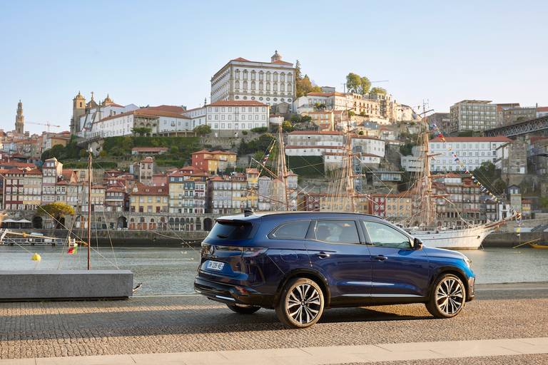 Renault Espace (2023) static, rear view