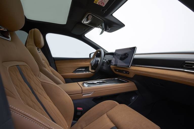 BEBE20250717 Mazda6e 02