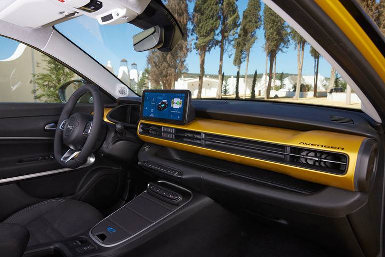 Jeep Avenger (2023) interior