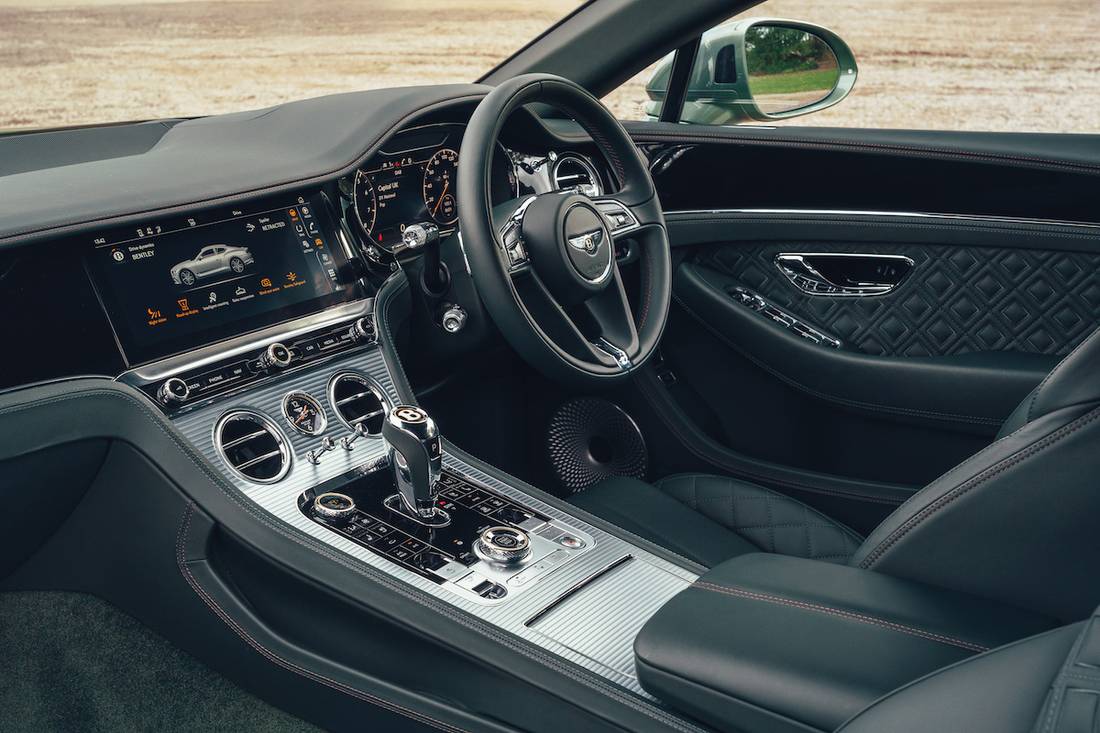 Bentley Continental GT V8 (2022) interior