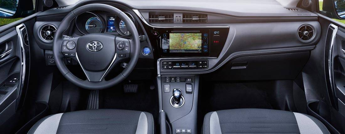 toyota-auris-l-03
