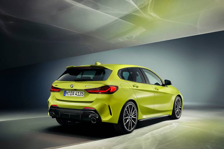 AS24 BMW M135i 2021 statisch achter