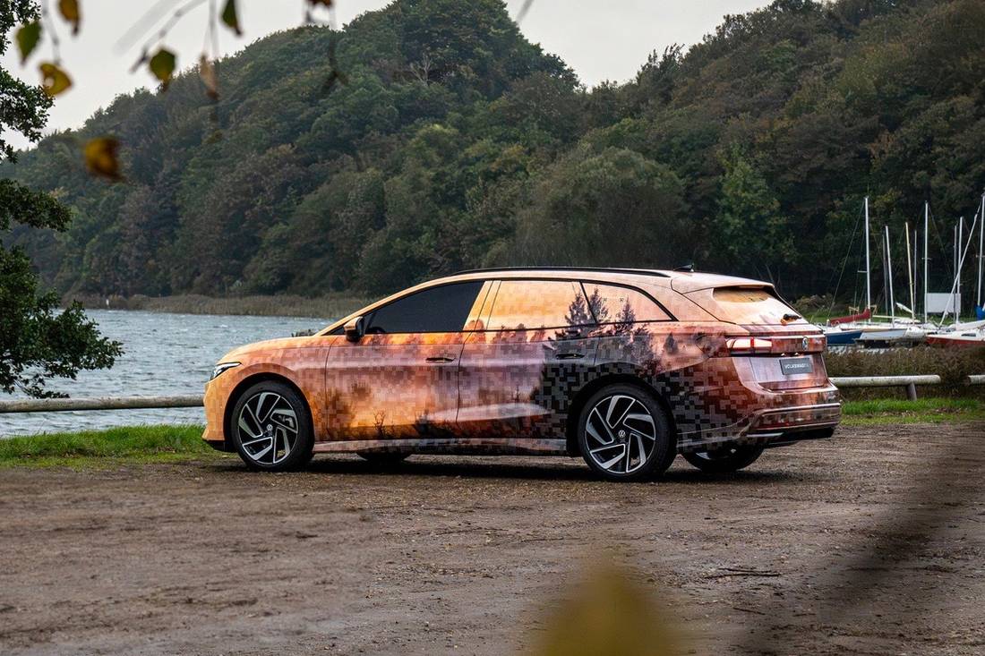 Volkswagen ID.7 Tourer teaser 2023 1