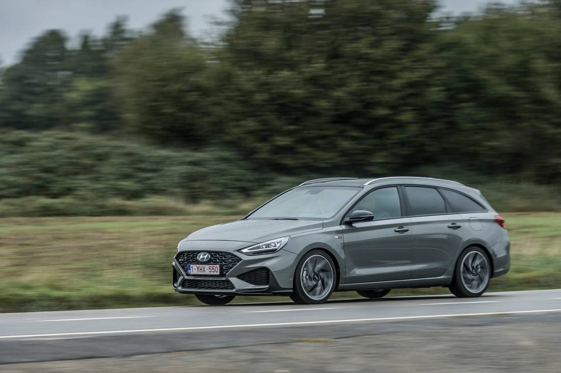 2020_Hyundai_Be_i30_N_Line_Action_040