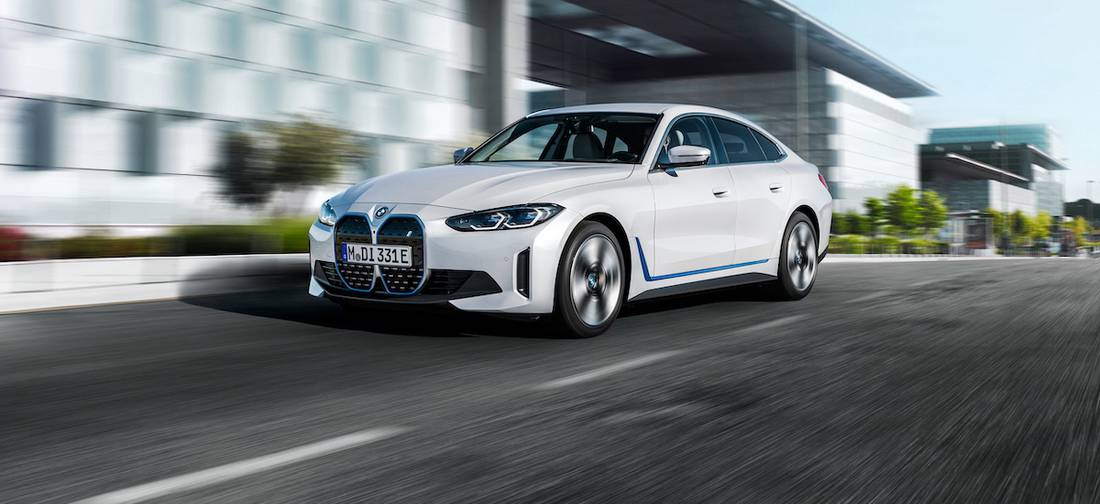 BMW i4 (2023) banner