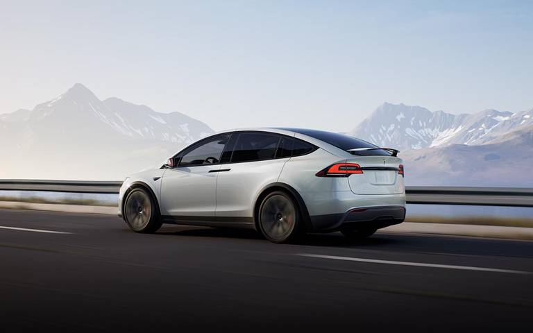 AS24 Tesla achter