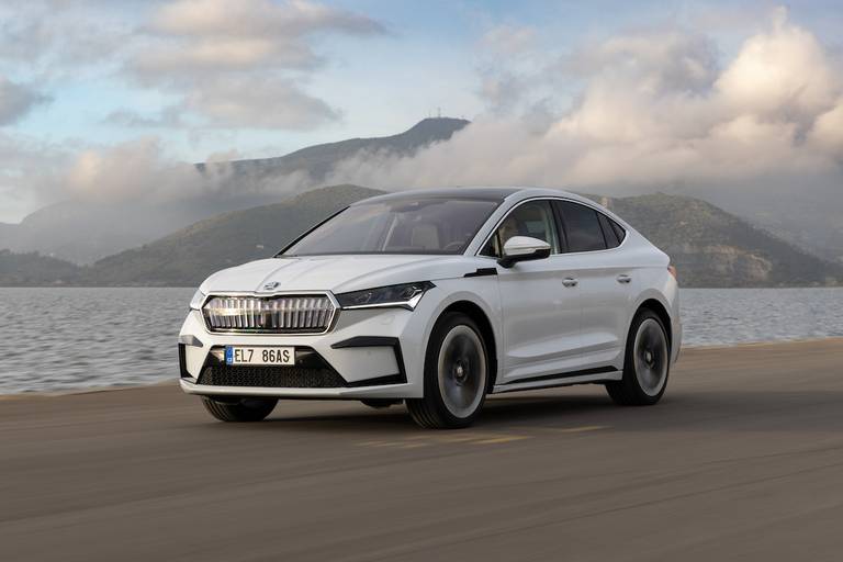 Skoda Enyaq Coupé iV (2023) rijdend, vooraanzicht