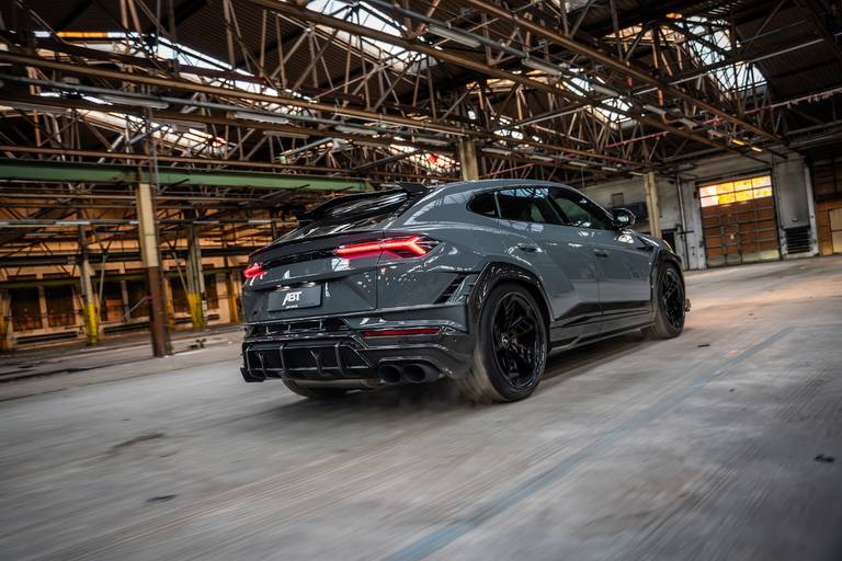 Abt Urus Scatenato (2023) static, rear view