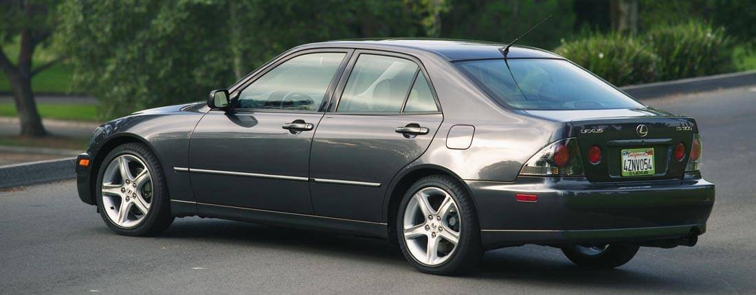 lexus-is-300-l-02