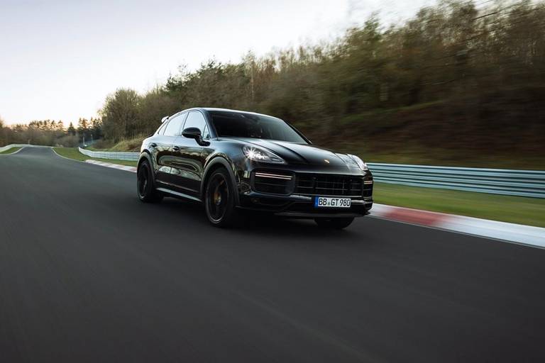 AS24 Porsche Cayenne Nürburgring rijdend voor