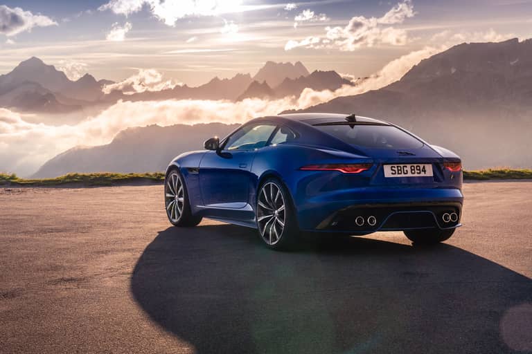 Jag F-TYPE R 21MY Velocity Blue Reveal Switzerland 02.12.19 02