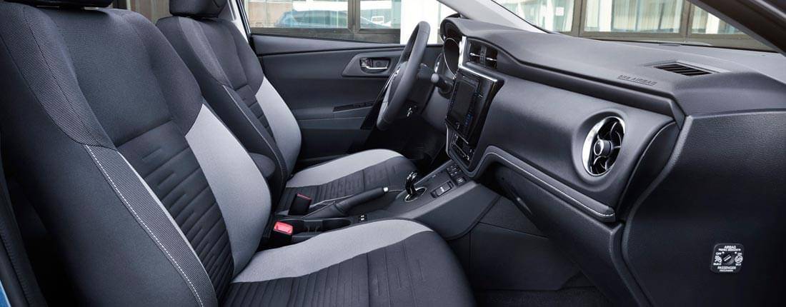 toyota-auris-l-04