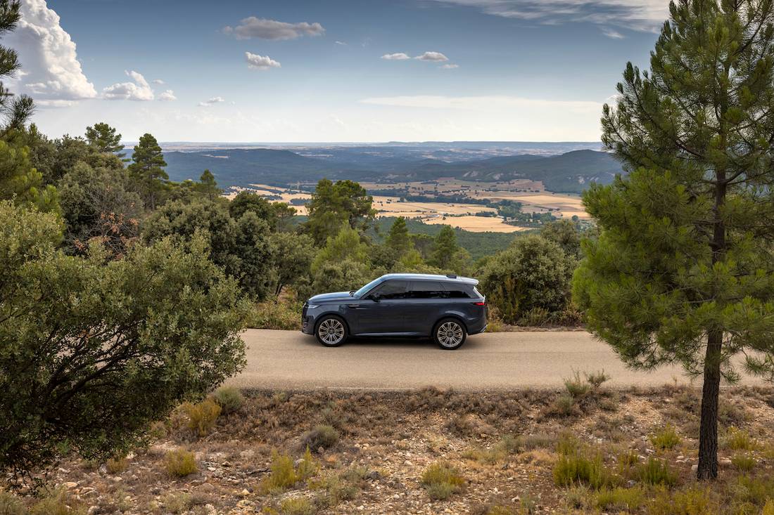 Range Rover Sport (2023) statisch, zijaanzicht
