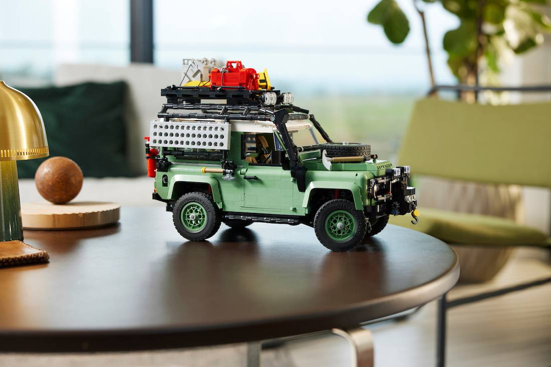 Lego Land Rover Defender (2023) sfeerbeeld 2