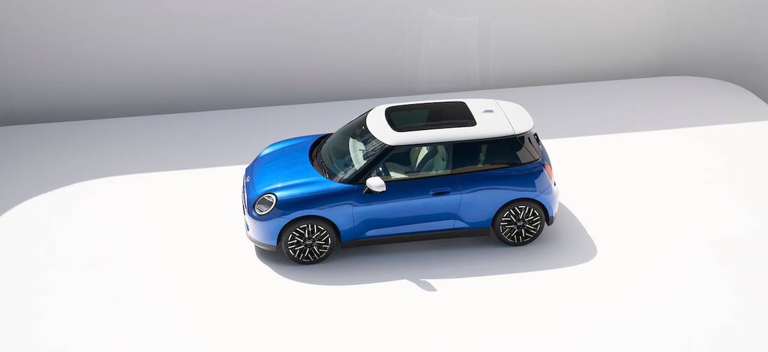 Mini Cooper Electric (2023) banner