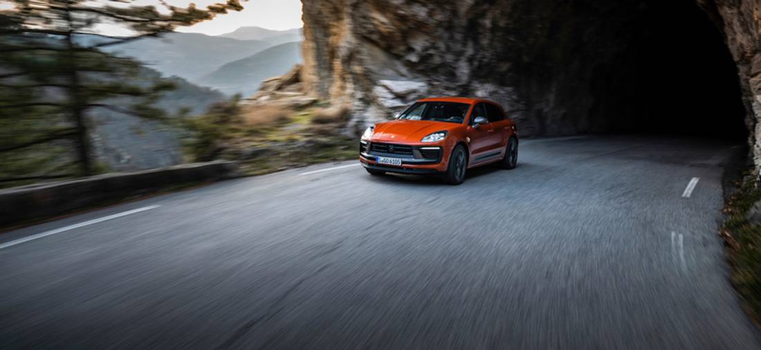 Porsche Macan T (2023) banner