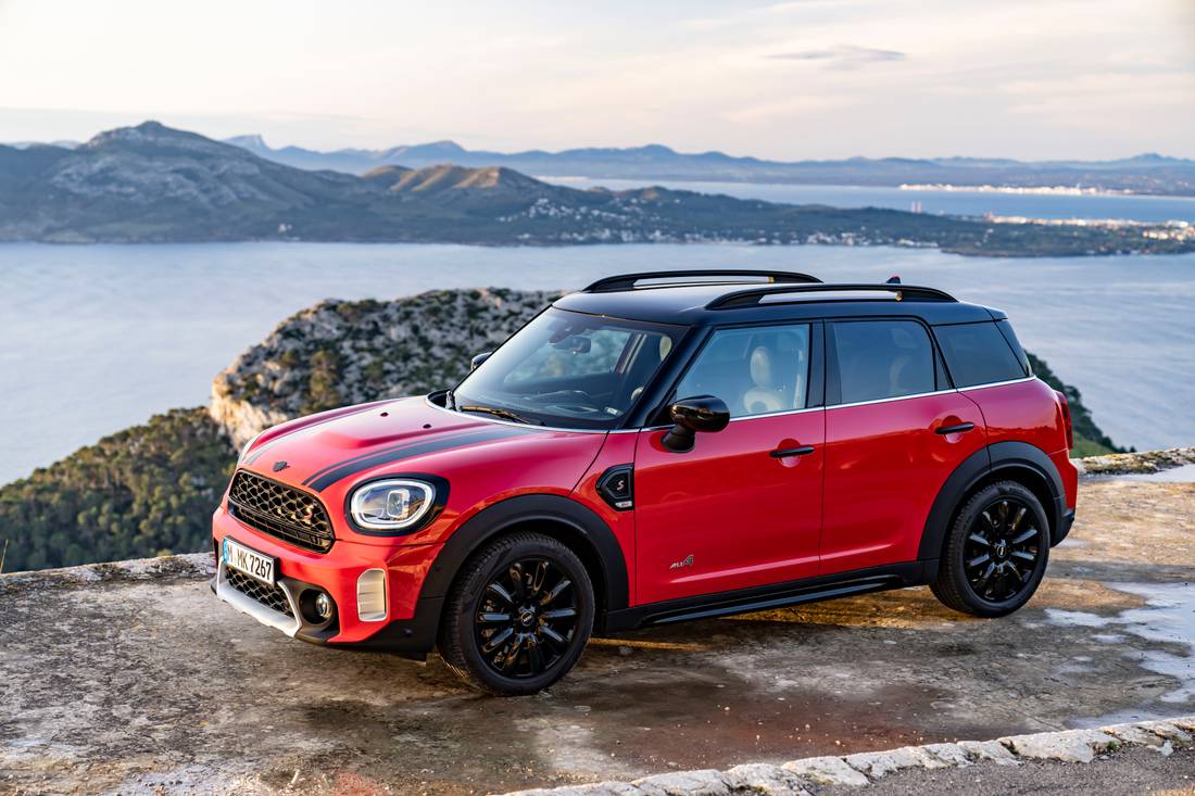 P90479143_highRes_mini-cooper-sd-count