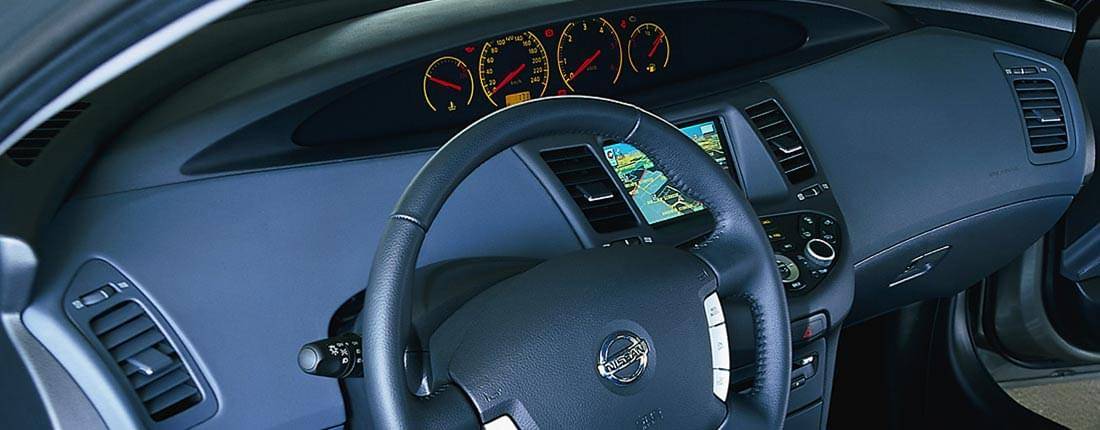 nissan-primera-interior