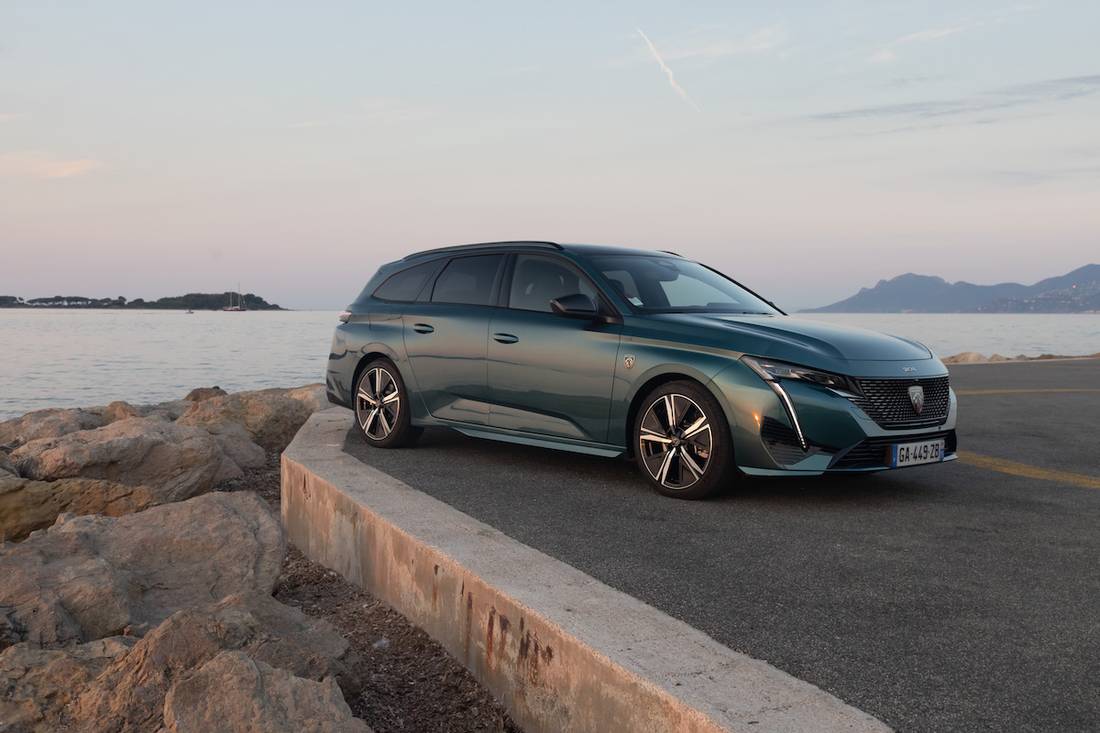 Essai Charging Station : Peugeot 308 SW Hybrid