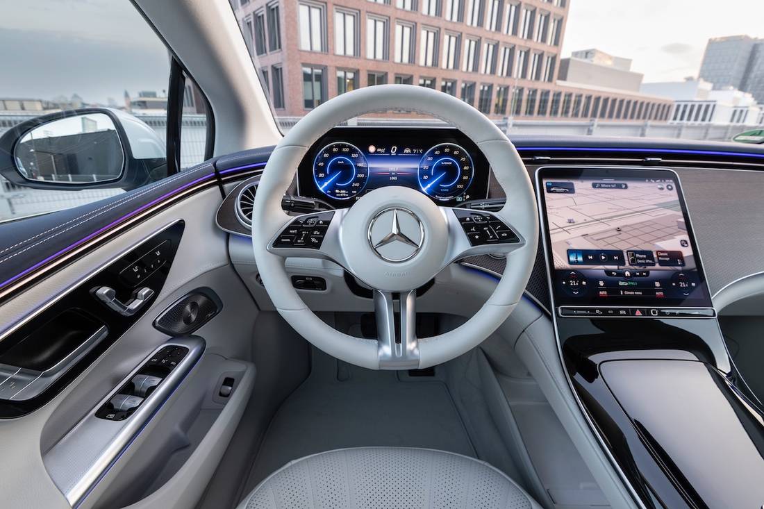 Mercedes EQE (2022) dashboard