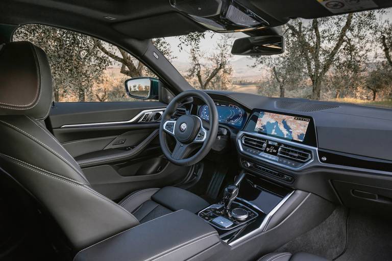 Alpina D4 S Gran Coupé (2022) interieur