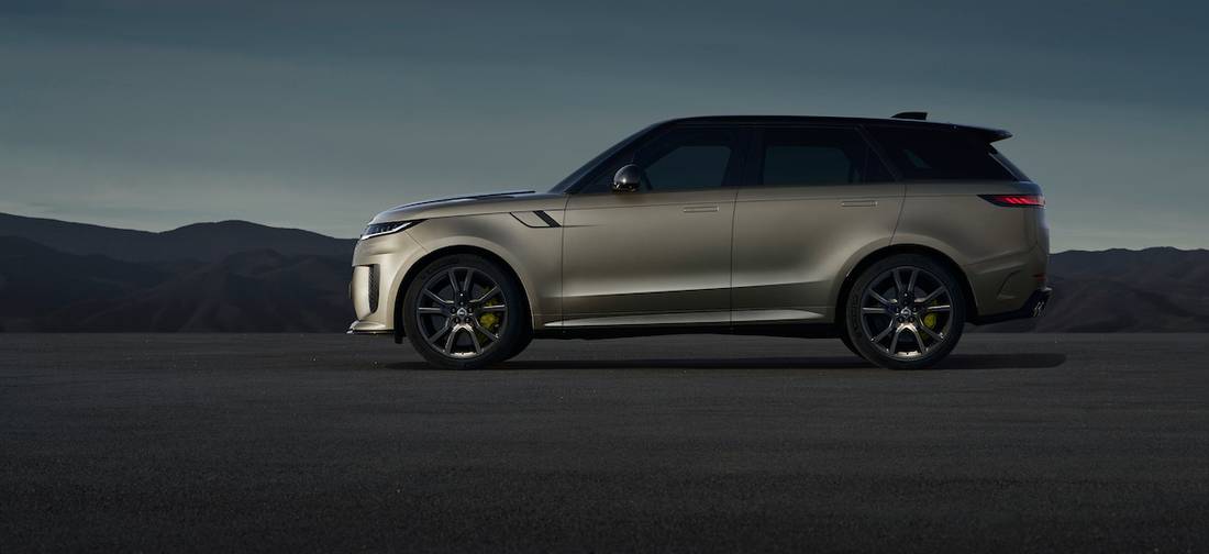 Range Rover Sport SV (2023) banner