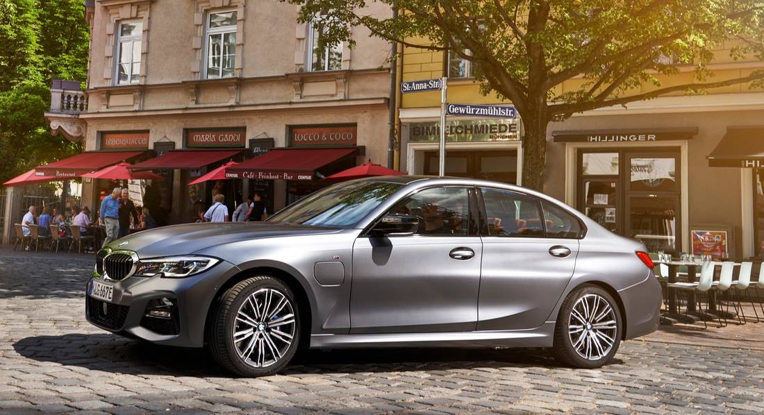 AS24 - BMW 330e (7)