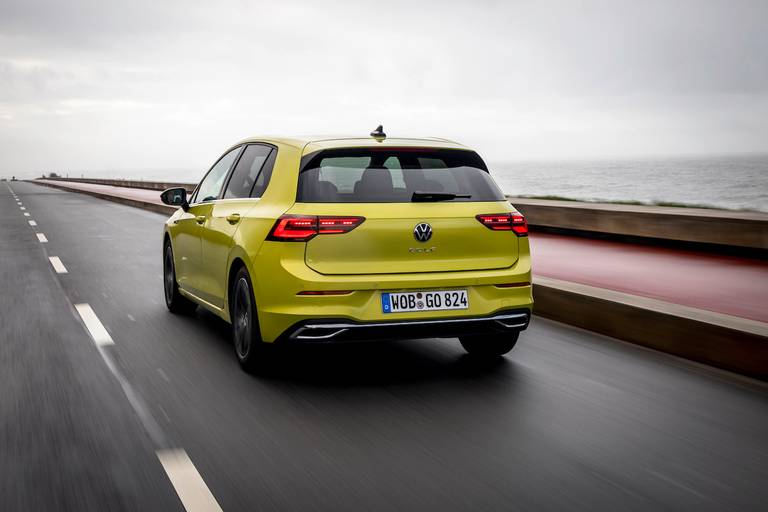 Volkswagen Golf (2023) dynamic, rear view