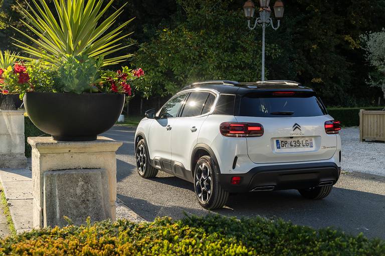 Citroën C5 Aircross (2023) static, rear view