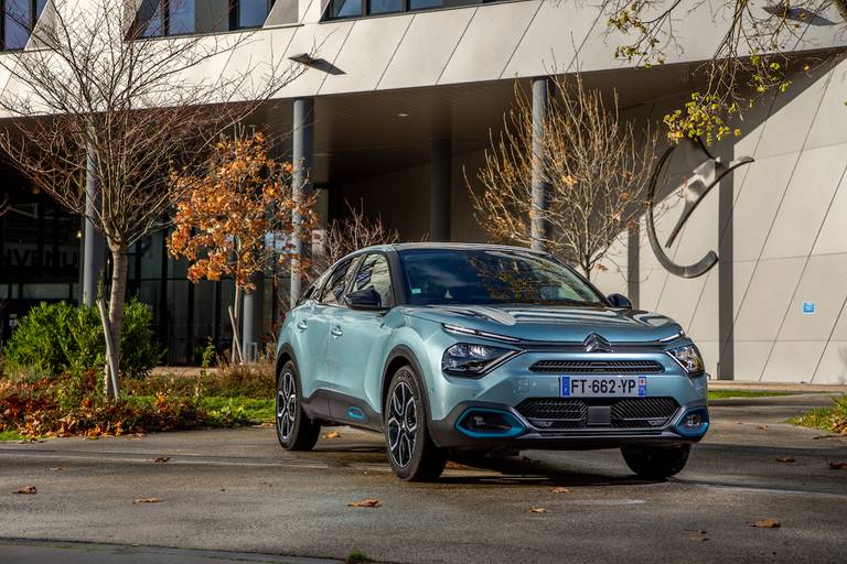 Tapis de sol avec logo pour Citroen C4 électrique e-C4 (2021-présent)