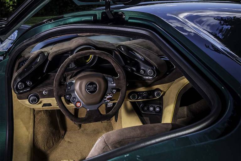 AS24 Touring Superleggera interieur