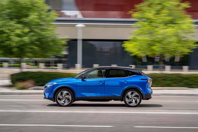 AS24 Nissan Qashqai 2021 rijdend profiel