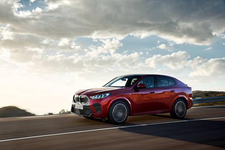 BMW X2 & iX2 (2023) dynamic, front view