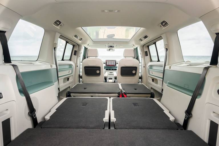 Volkswagen ID.Buzz LWB (2023) interior 2