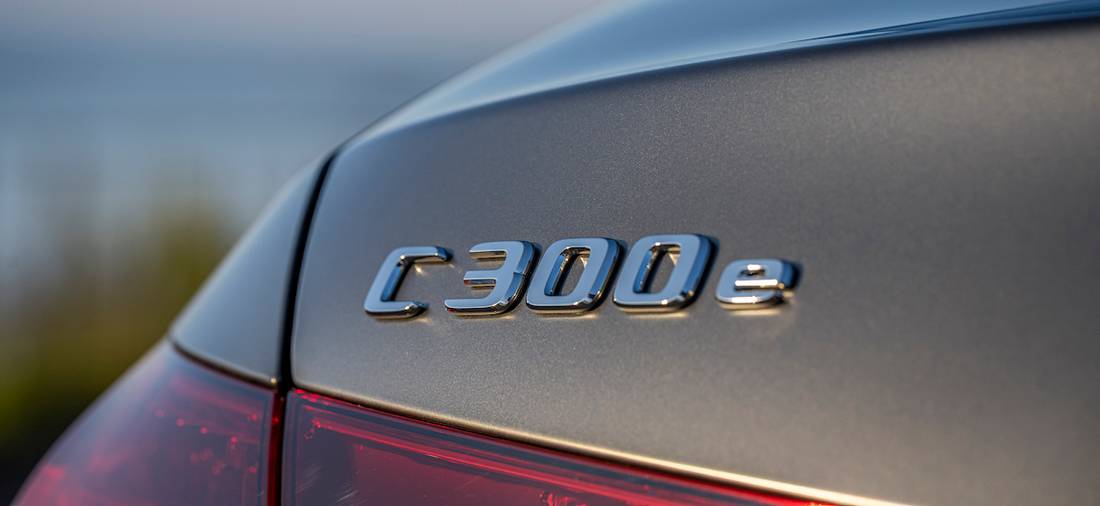 Mercedes C 300 e (2022) banner