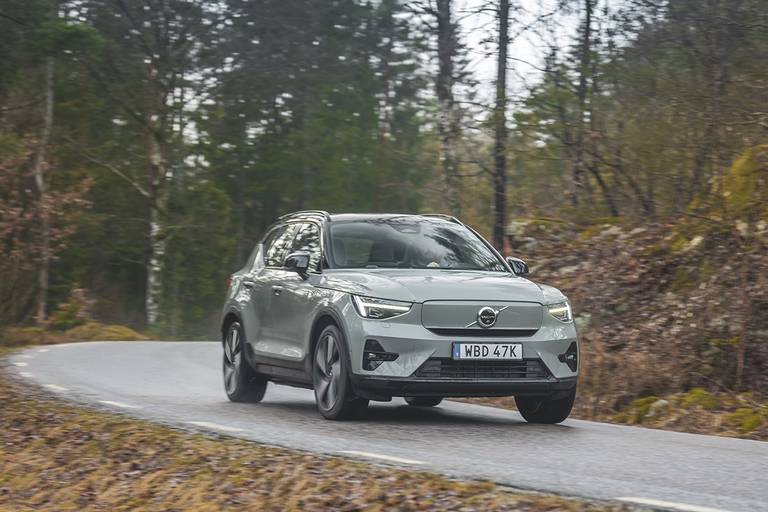 Volvo XC40 Recharge (2023) dynamic, front view