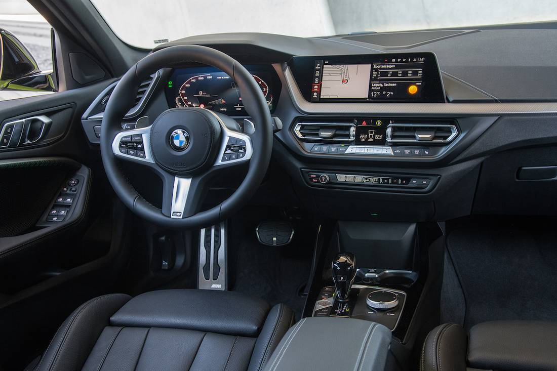 BMW M135i xDrive (2022) dashboard