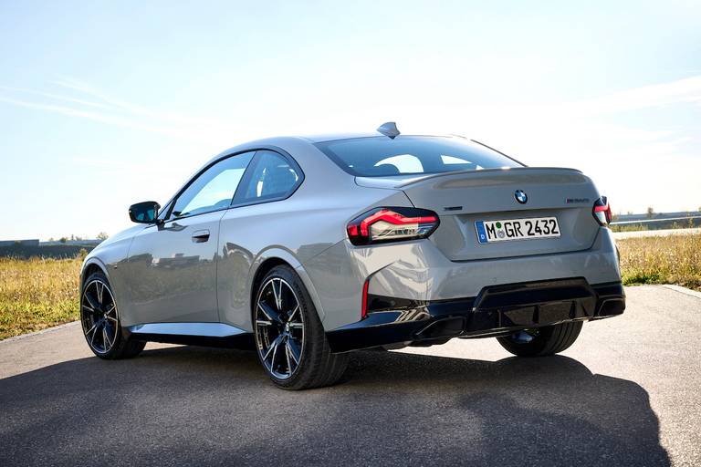 BMW M240i xDrive (2022) statisch, achteraanzicht