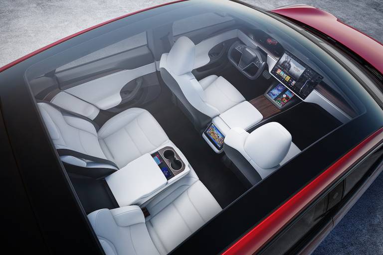 Tesla Model S Plaid (2023) interior