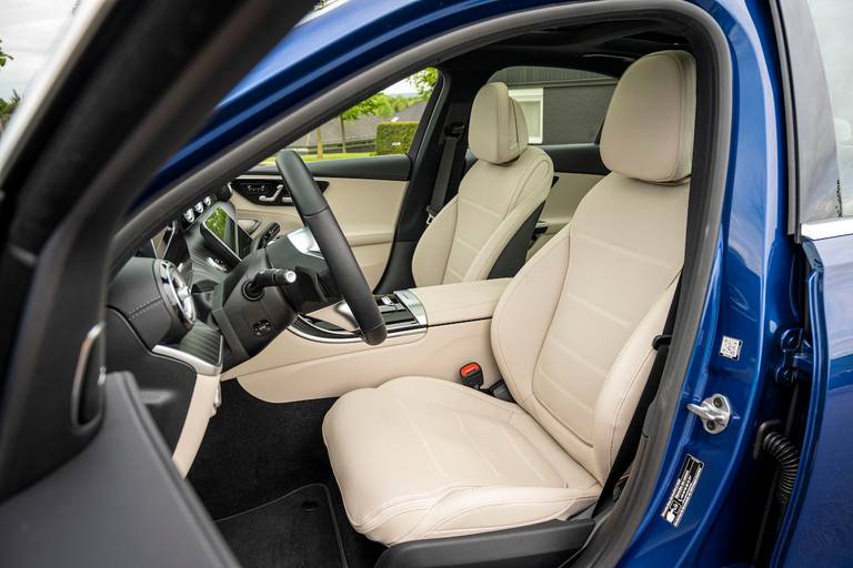 AS24 Mercedes C-Klasse 2021 interieur