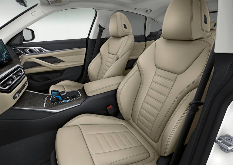 BMW i4 (2023) interior