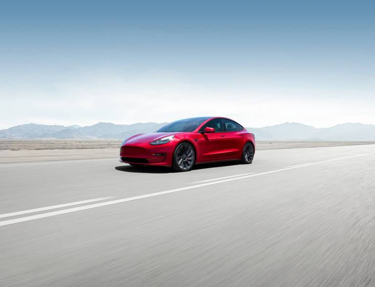 Essai : Tesla Model 3 Performance, plus pointue que jamais ? (2021) -  AutoScout24